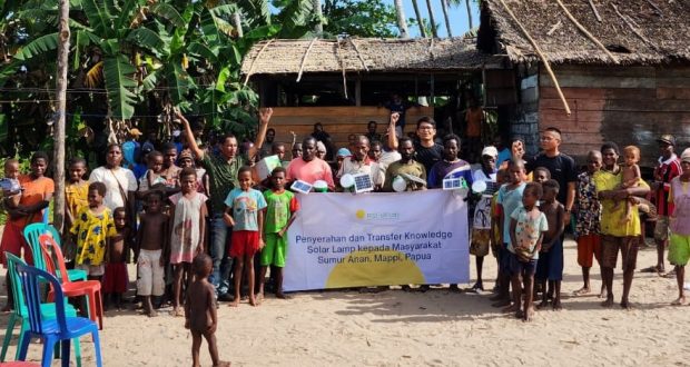 Penyerahan Bantuan Listrik tenaga Surya ke Nelayan petani  di Kabupaten Mappi Papua
